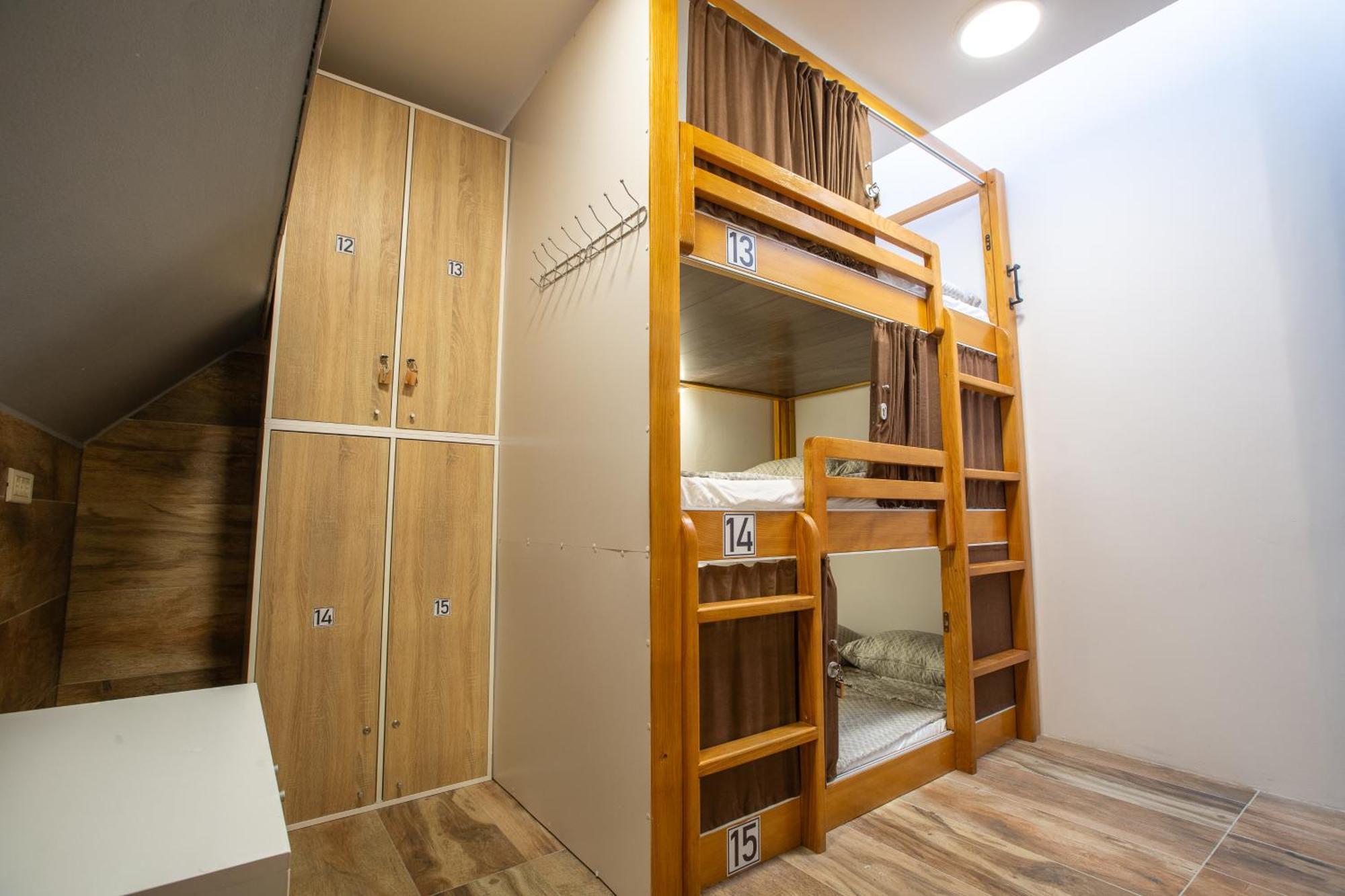 Aisha Hostel Ljubljana Exteriör bild