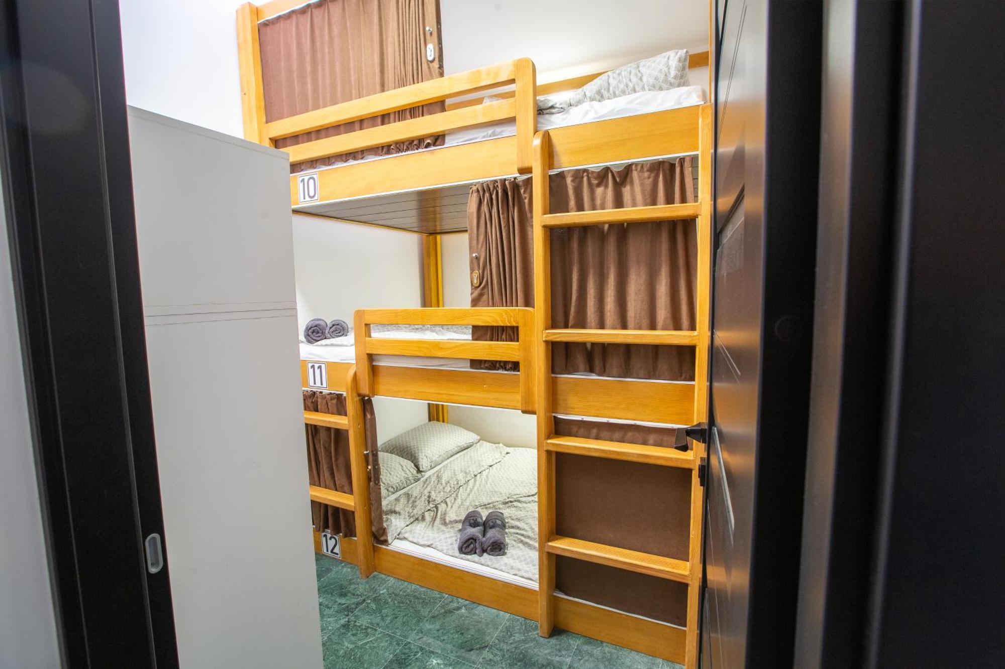 Aisha Hostel Ljubljana Exteriör bild