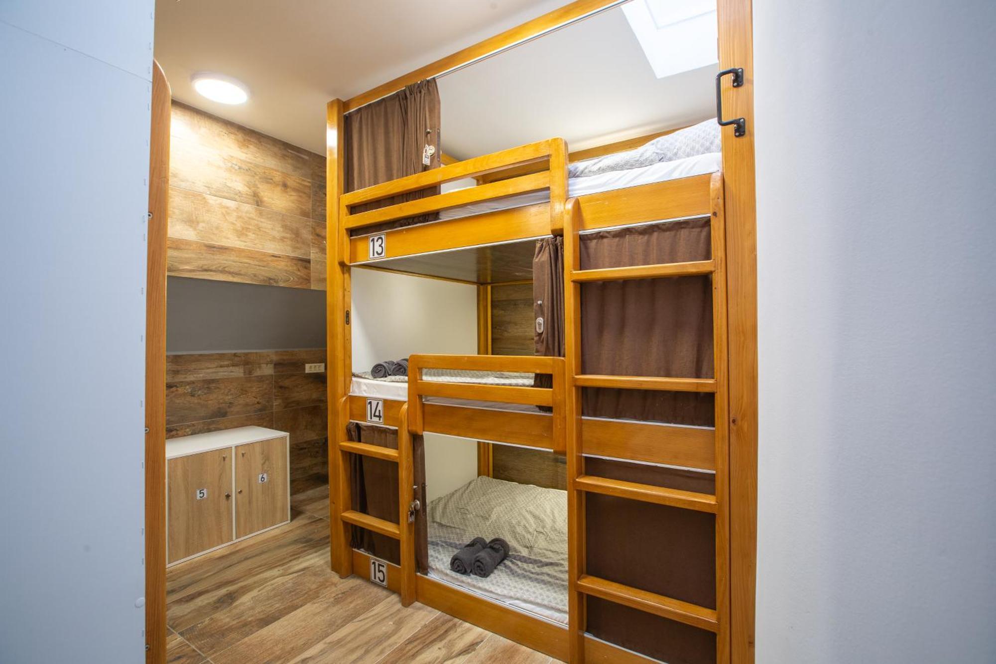 Aisha Hostel Ljubljana Exteriör bild