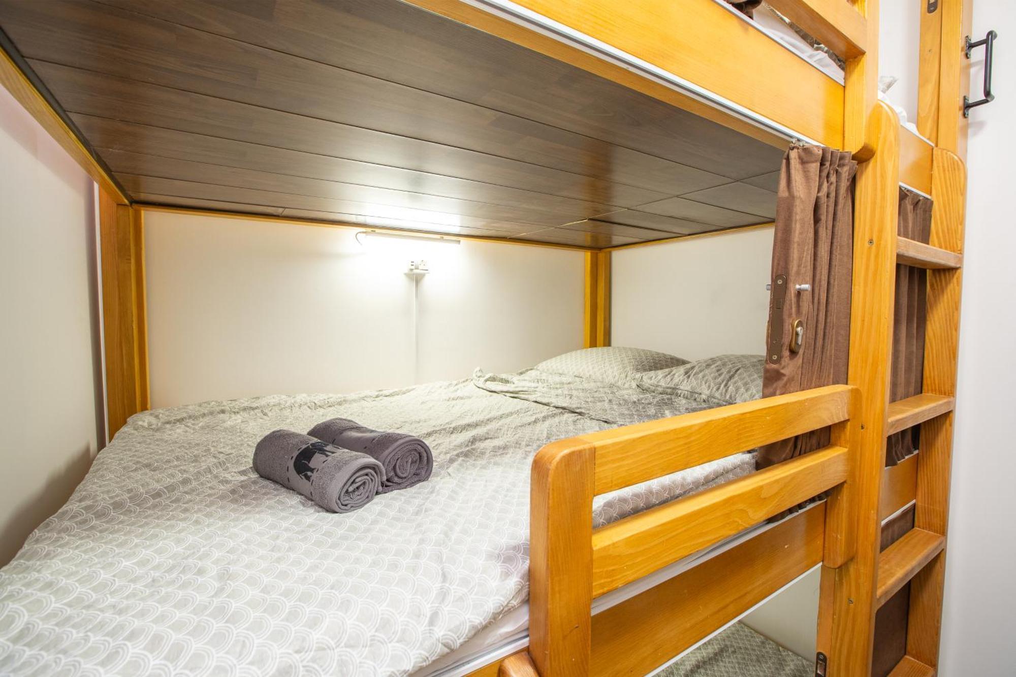 Aisha Hostel Ljubljana Exteriör bild